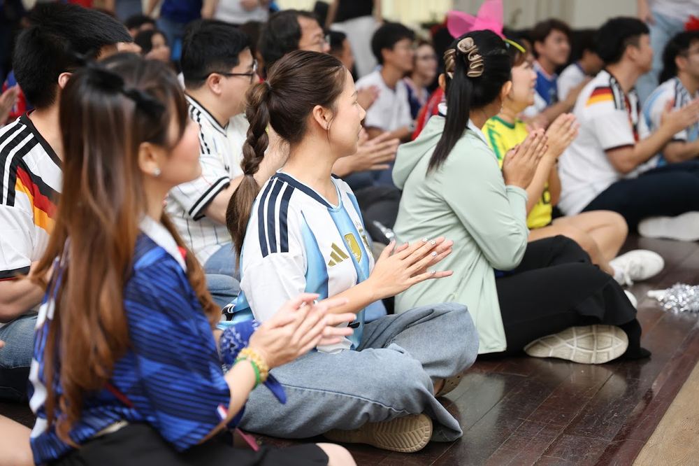สมาชิกทีมร่วมฟังบรรยาย
